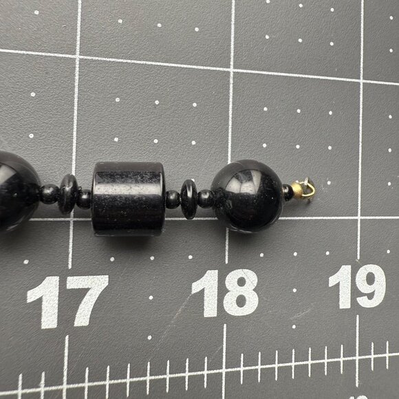 Vintage Black & White Beaded Necklace Chunky Statement Jewelry With Gold-Tone Cl - Picture 8 of 8